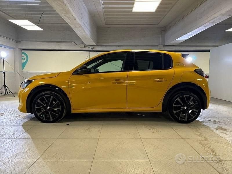 Usata Peugeot 208 GT 131 CV (96 kW) 2023 Giallo Utilitaria
