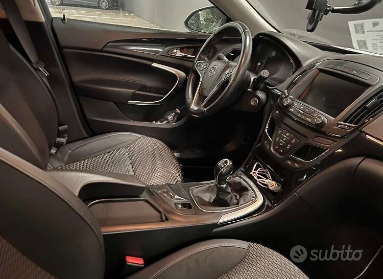 Usata Opel Insignia Business 140 CV (102 kW) 2015 Argento Station wagon