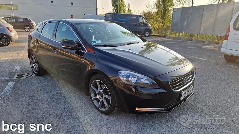 Usata Volvo V40 Ocean Race 150 CV (110 kW) 2014 Nero Station wagon
