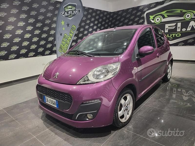 Viola Usata 2013 Peugeot 107 Access Due volumi | 4490 € (Buon prezzo) - Immagine 1/4