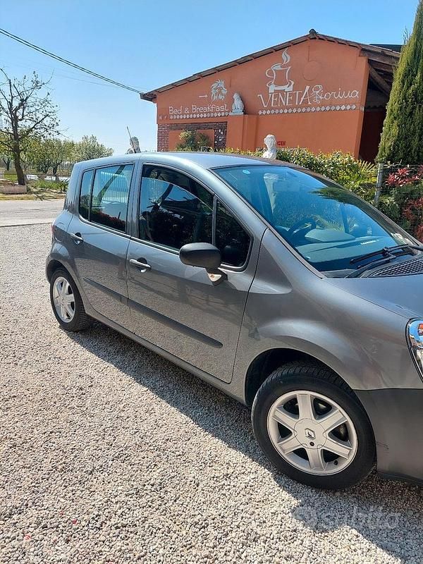 Usata Renault Modus 70 CV (51 kW) 2008 Grigio Monovolume