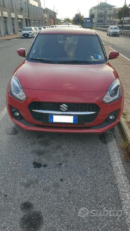 Usata Suzuki Swift 83 CV (61 kW) 2021 Rosso Utilitaria