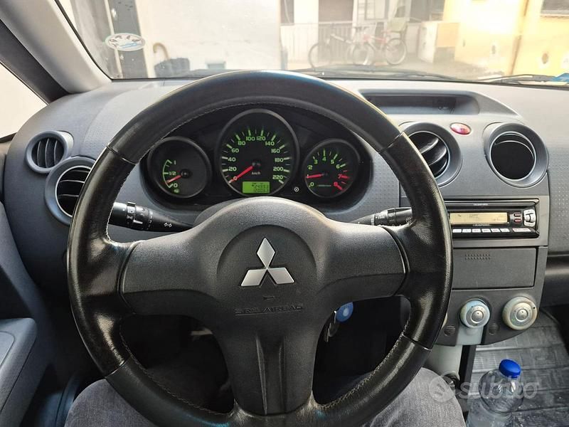 Usata Mitsubishi Colt 2004 Grigio Berlina