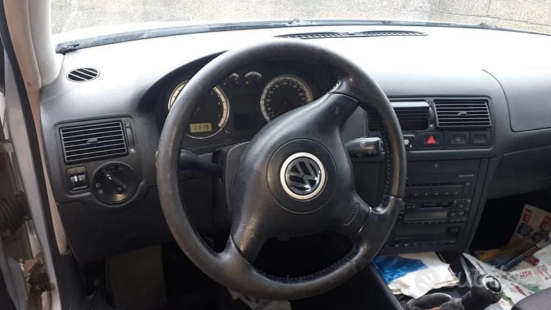 Usata VW Golf IV 2002 Grigio Berlina