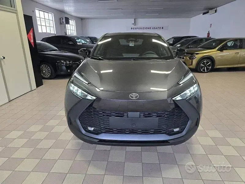 Nuova Toyota C-HR Lounge 154 CV (113 kW) 2025 Grigio SUV