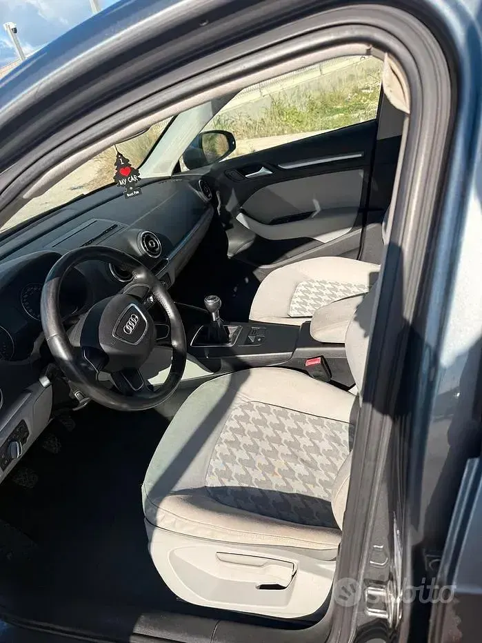 Usata Audi A3 Ambiente 105 CV (77 kW) 2013 Grigio Berlina