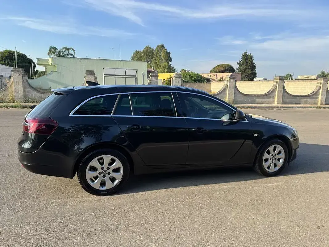 Usata Opel Insignia Business 170 CV (125 kW) 2015 Nero Station wagon