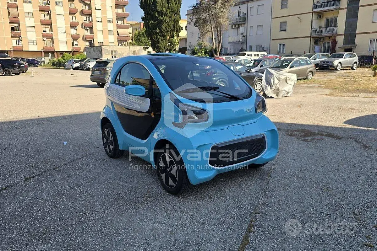 Usata XEV Yoyo 7 kW (10 CV) 2024 Blu Utilitaria