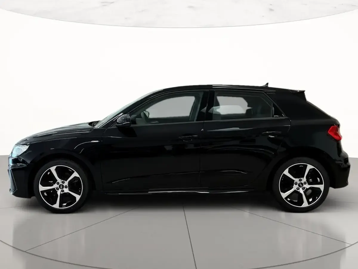 Nuova Audi A1 Sportback S-Line 116 CV (85 kW) 2026 0e nero mito metallizzato Utilitaria