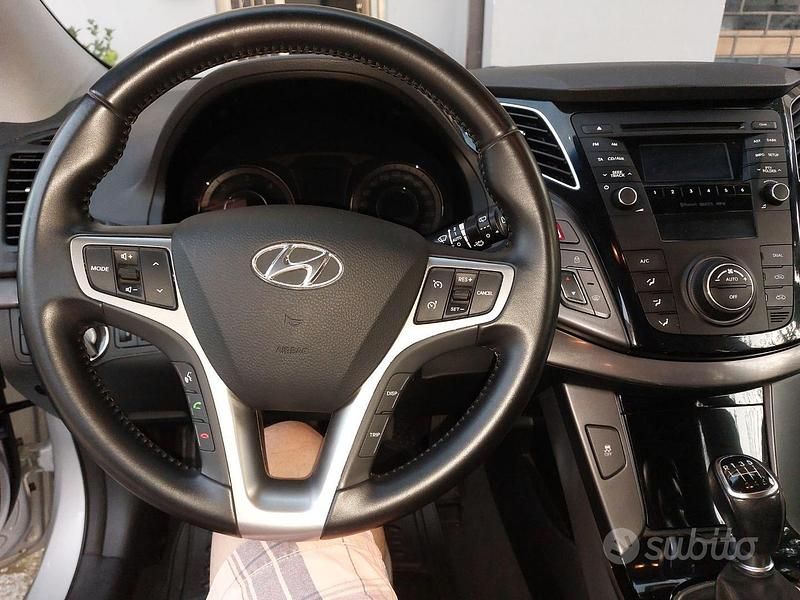 Usata Hyundai i40 136 CV (100 kW) 2013 Grigio Station wagon