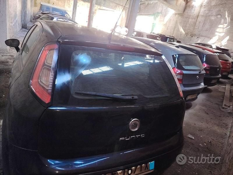 Usata Fiat Punto Evo 65 CV (47 kW) 2011 Nero Utilitaria