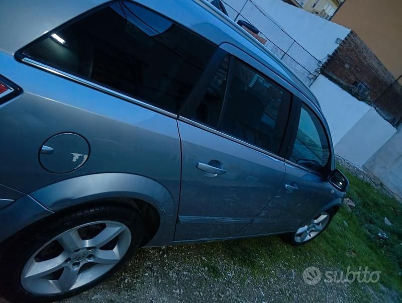 Usata Opel Astra 68 CV (50 kW) 2008 Grigio Station wagon