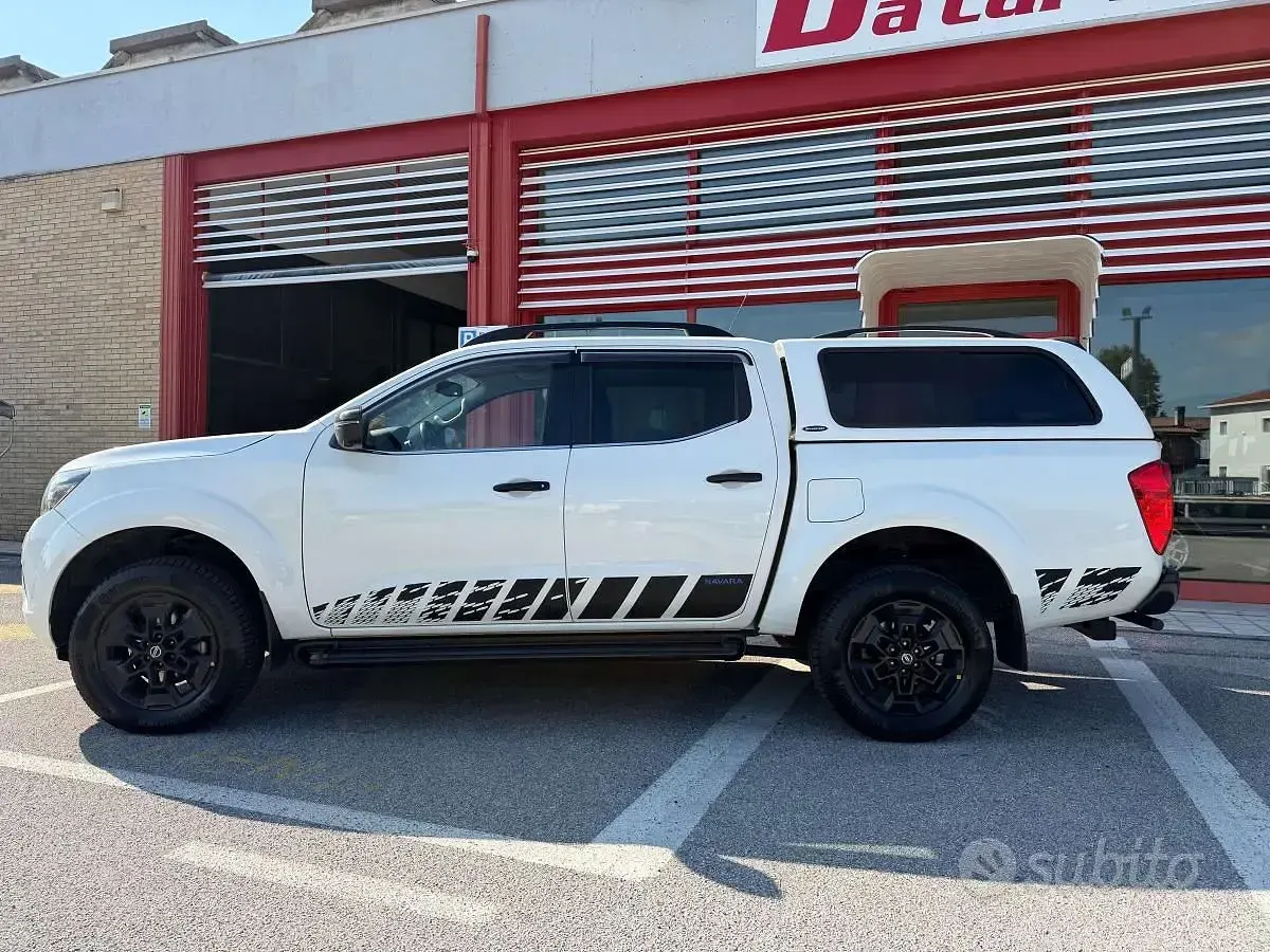 Usata Nissan Navara N-Guard 190 CV (139 kW) 2021 Bianco Pick-up