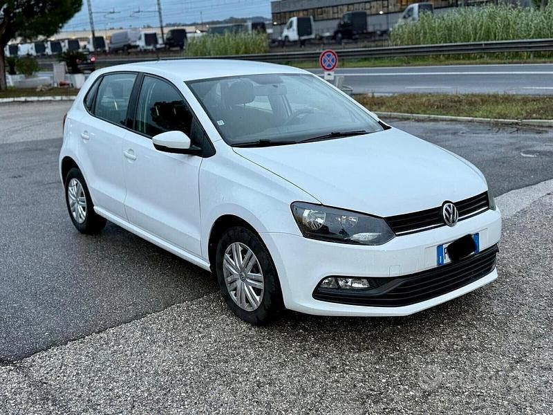 Bianco Usata 2016 VW Polo Tre volumi | 7900 € (Buon prezzo) - Immagine 1/4