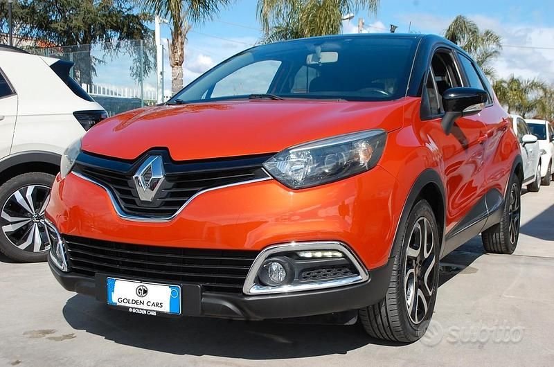 Usata Renault Captur 90 CV (66 kW) 2015 Arancione SUV