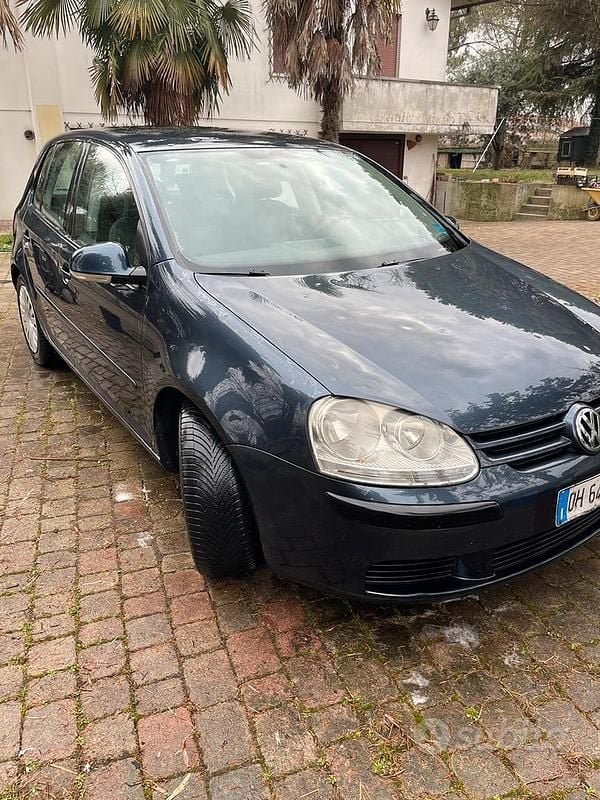Blu Usata 2007 VW Golf Berlina | 2000 € (Ottimo prezzo) - Immagine 1/4