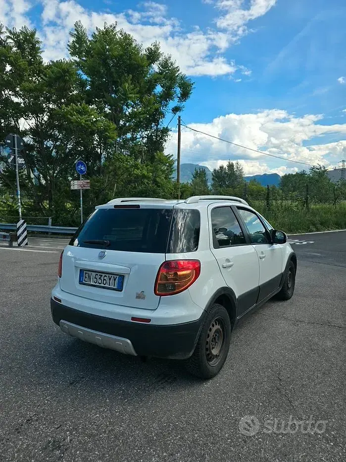Usata Fiat Sedici 135 CV (99 kW) 2012 Bianco SUV