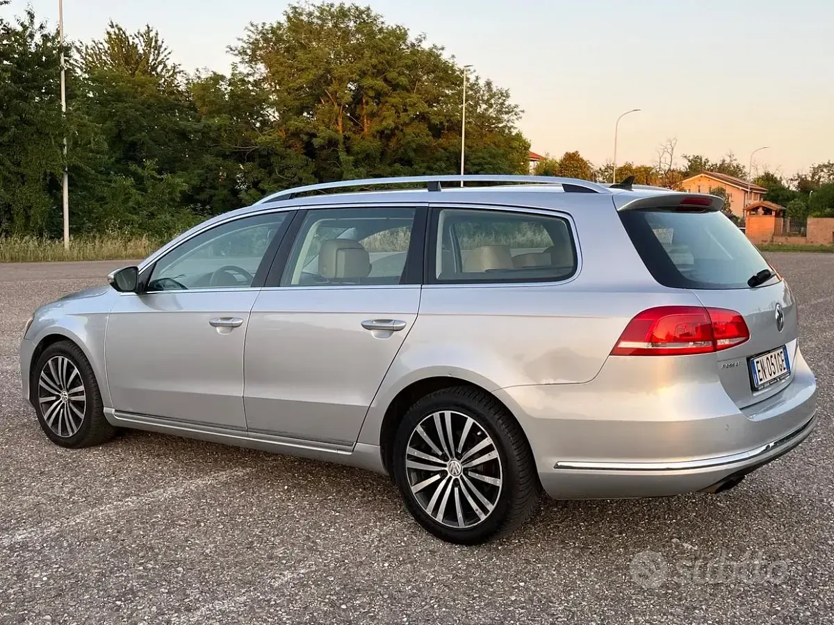 Usata VW Passat Highline 140 CV (102 kW) 2012 Grigio Station wagon