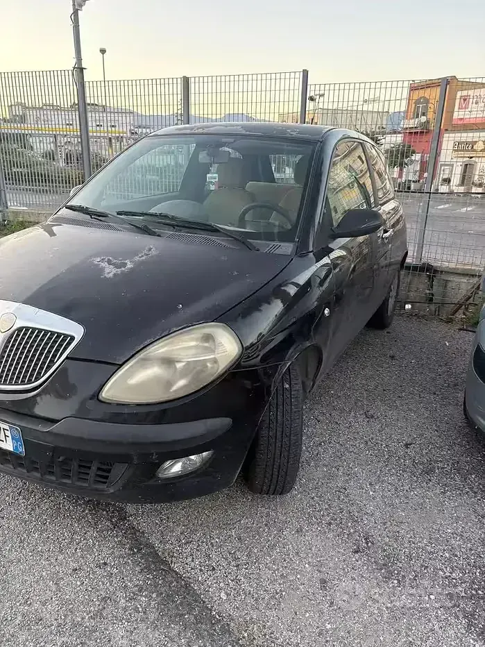 Usata Lancia Ypsilon 69 CV (50 kW) 2005 Nero Utilitaria
