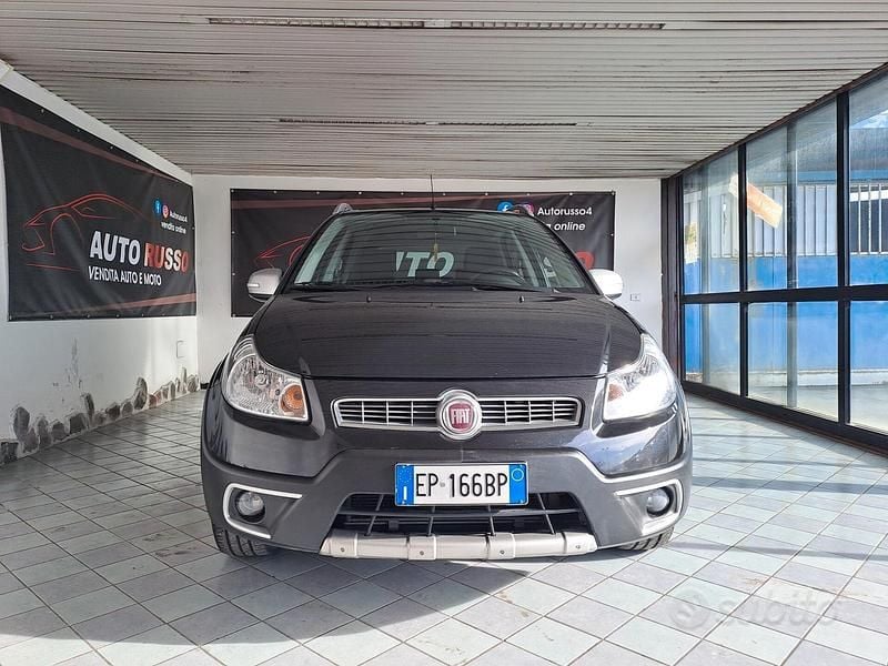 Usata Fiat Sedici 120 CV (88 kW) 2012 Grigio SUV