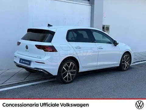 Usata VW Golf VIII 204 CV (150 kW) 2024 Bianco Utilitaria