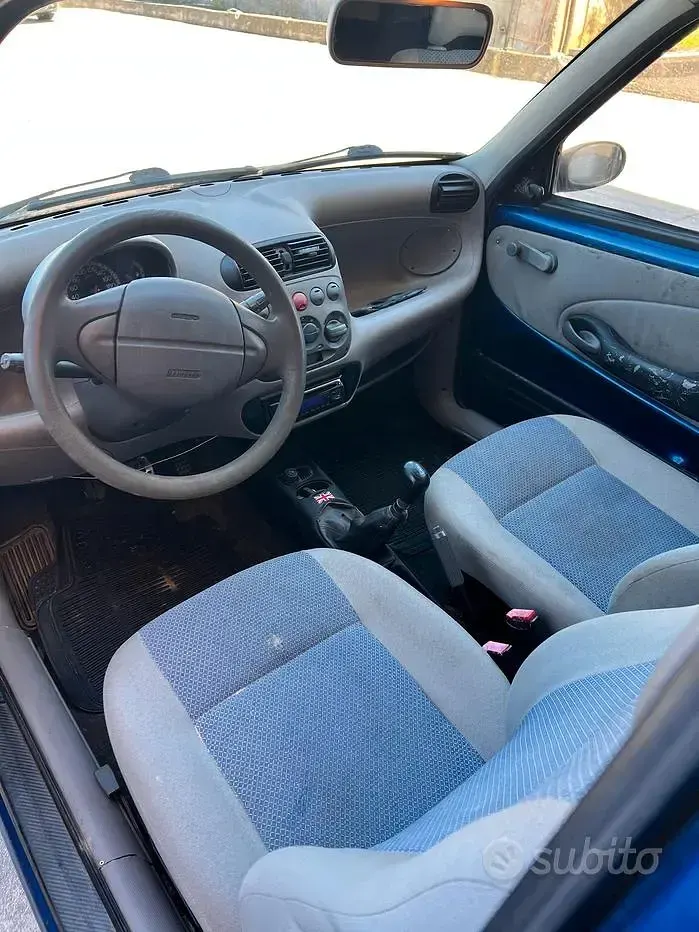 Usata Fiat 600 54 CV (39 kW) 2005 Bluazzurro Utilitaria