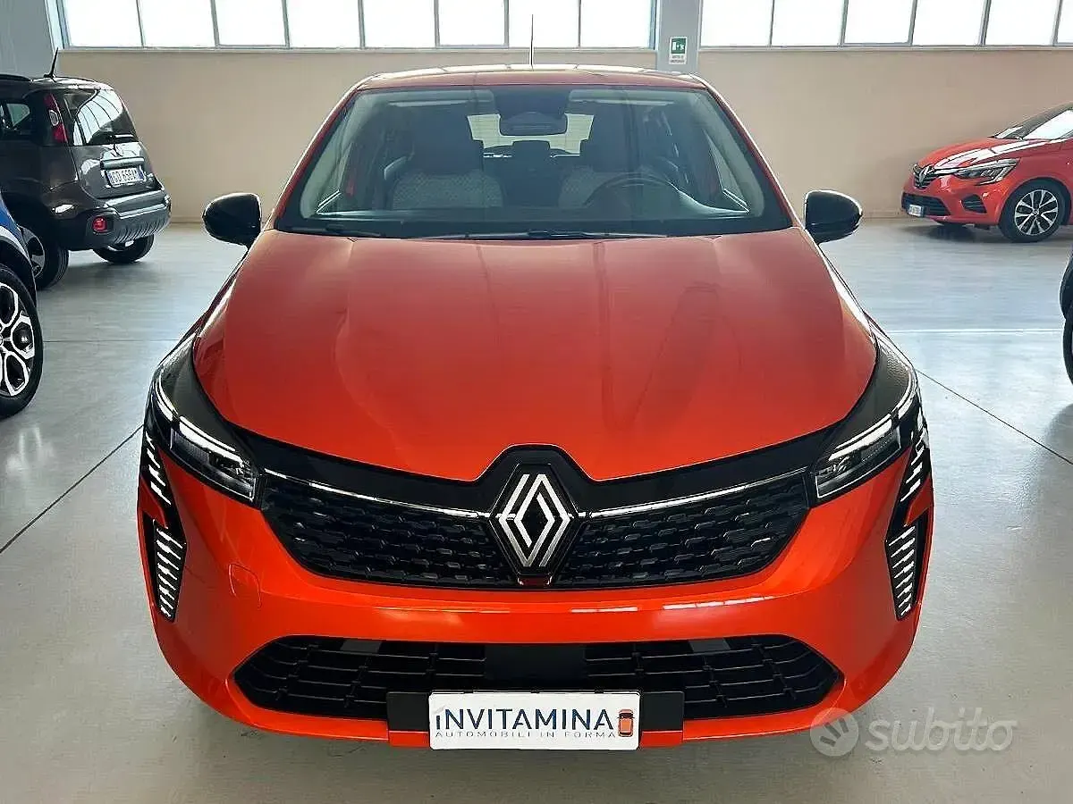 Usata Renault Clio V Evolution 101 CV (74 kW) 2024 Arancio valencia Berlina