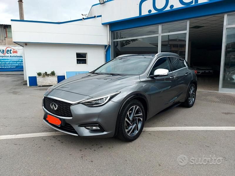Usata Infiniti Q30 Business 109 CV (80 kW) 2017 Grigio SUV