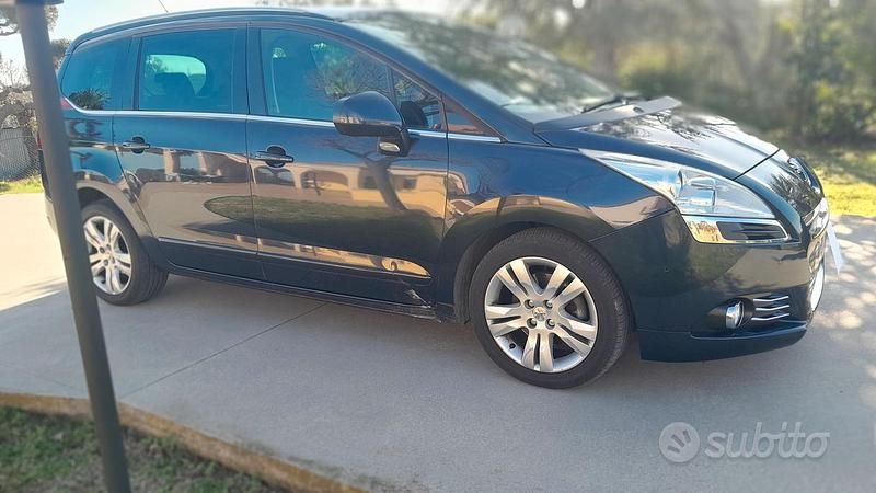 Usata Peugeot 5008 Allure 150 CV (110 kW) 2013 Blu Monovolume