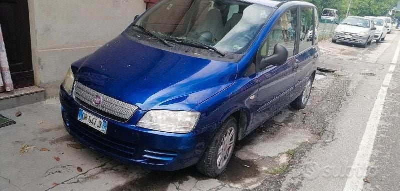 Käytetty Fiat Multipla 103 HP (75 kW) 2008 Sininen Tila-auto