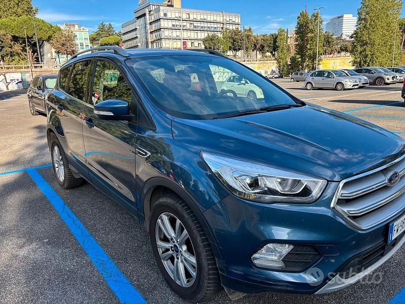 Usata Ford Kuga 120 CV (88 kW) 2019 Blu SUV