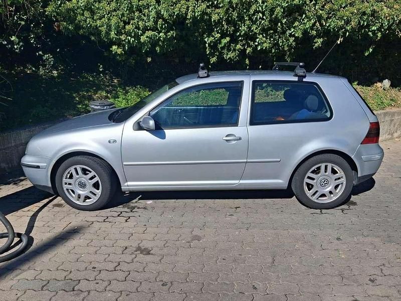 Usata VW Golf IV 101 CV (74 kW) 2001 Berlina