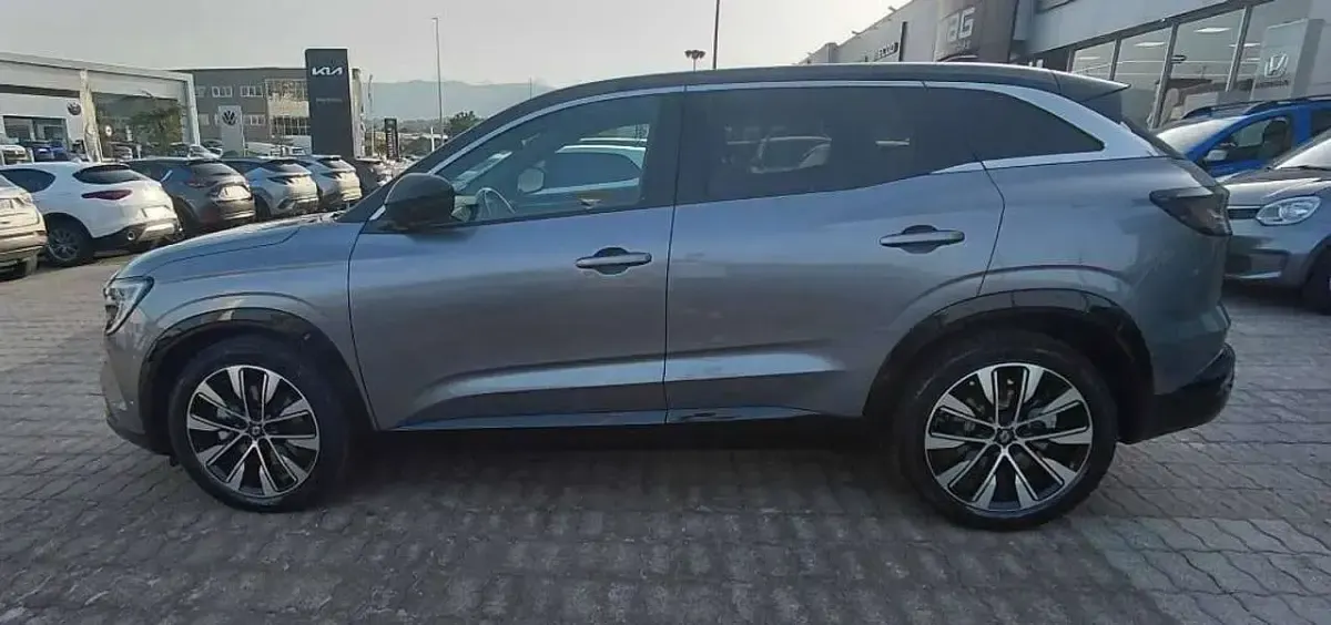 Usata Renault Austral Evolution 131 CV (96 kW) 2023 Grigio SUV