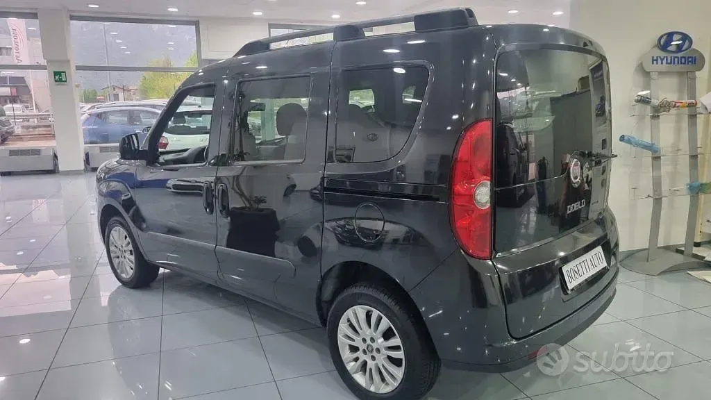 Usata Fiat Doblò 120 CV (88 kW) 2015 Nero Monovolume