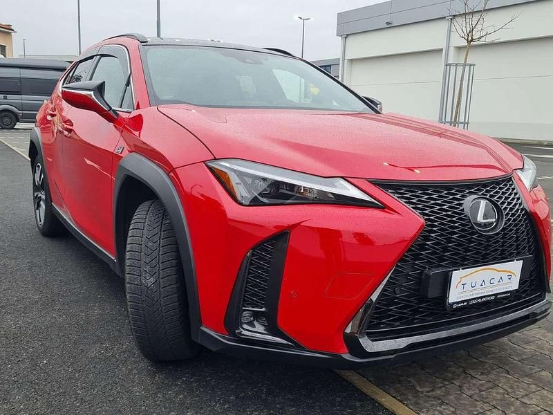 Usata Lexus UX 250h 184 CV (135 kW) 2023 Rosso SUV