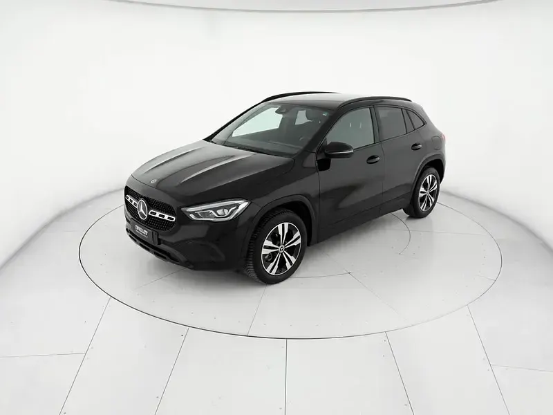 Usata Mercedes GLA180 116 CV (85 kW) 2021 Nero SUV