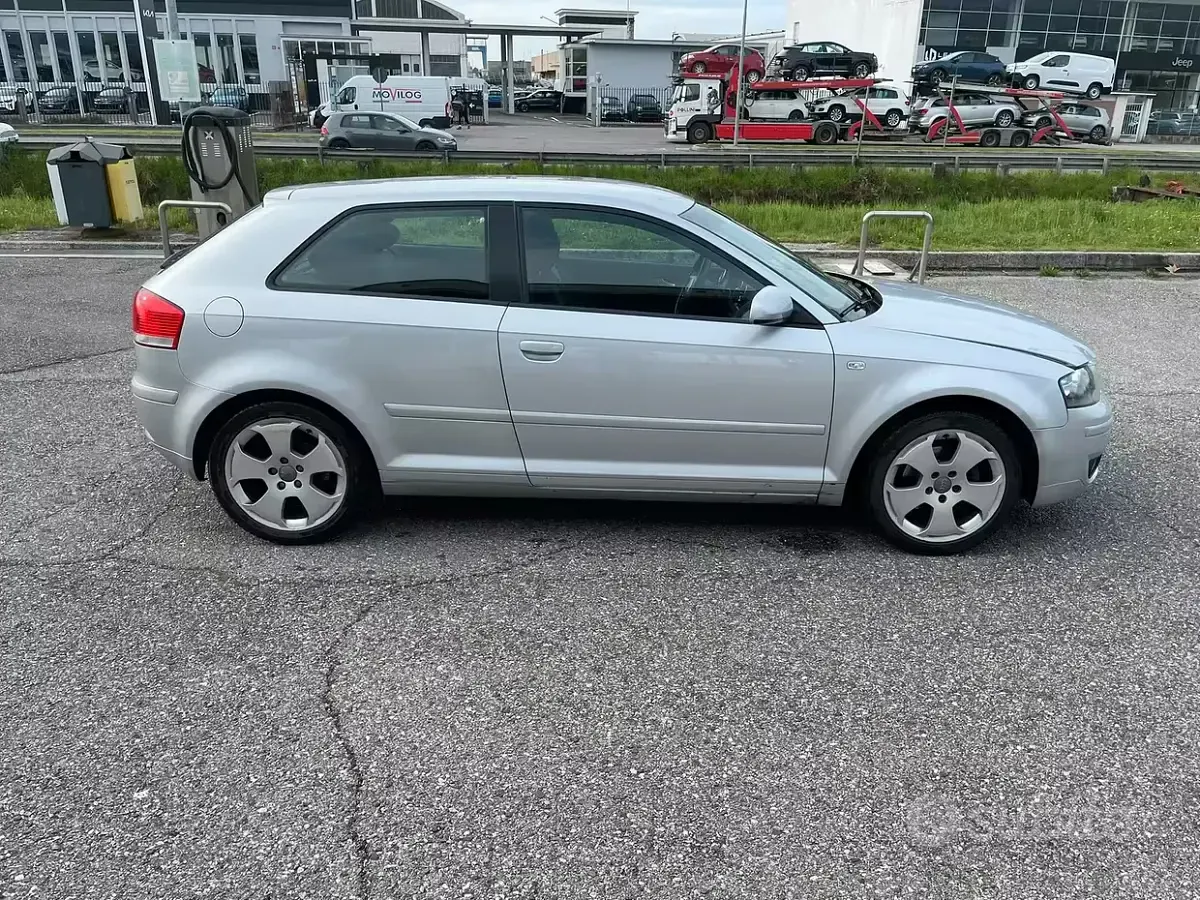 Usata Audi A3 102 CV (75 kW) 2004 Grigio Utilitaria