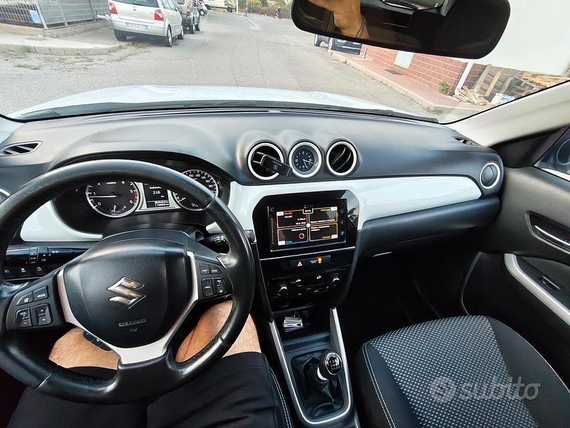 Usata Suzuki Vitara 120 CV (88 kW) 2017 Bianco SUV
