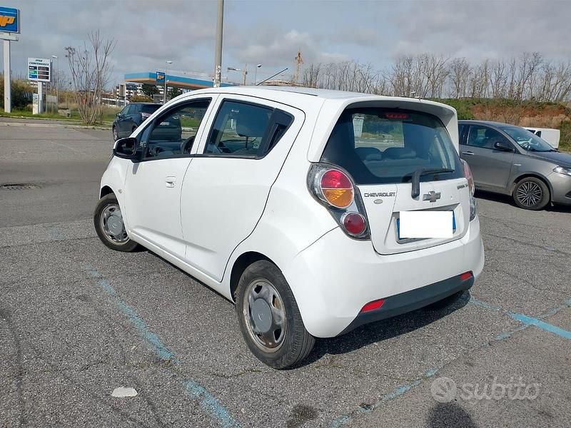 Usata Chevrolet Spark 68 CV (50 kW) 2011 Bianco Utilitaria