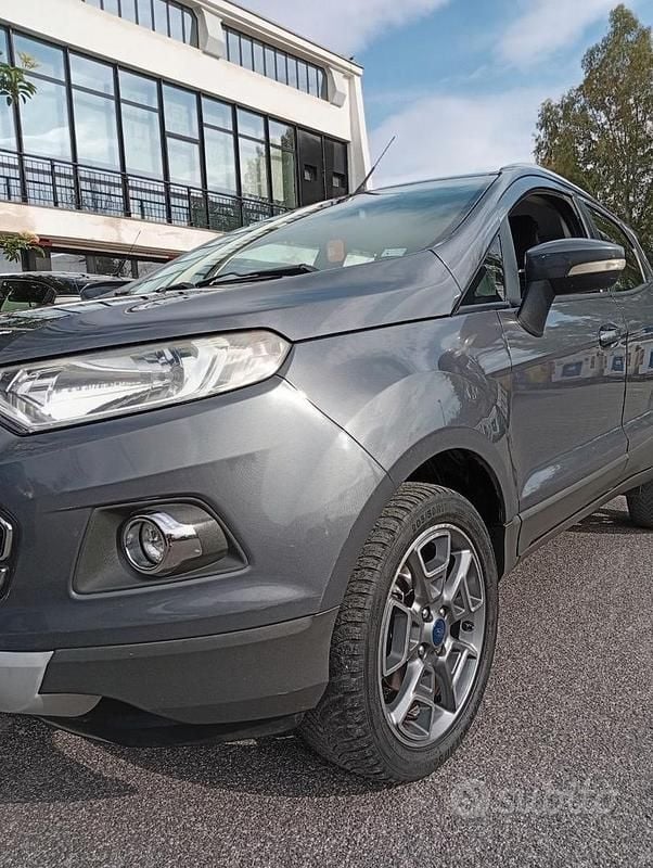 Usata Ford Ecosport Titanium 125 CV (91 kW) 2015 Grigio SUV