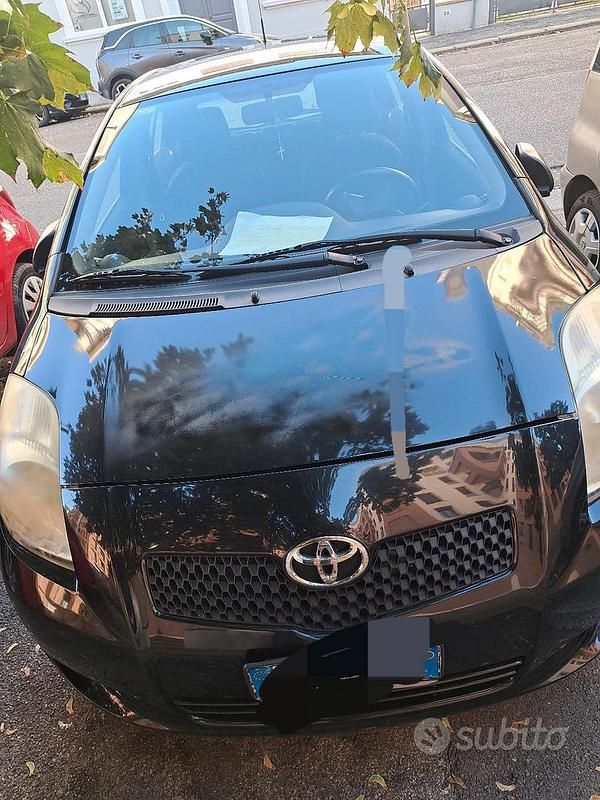 Usata Toyota Yaris 69 CV (50 kW) 2009 Nero Utilitaria