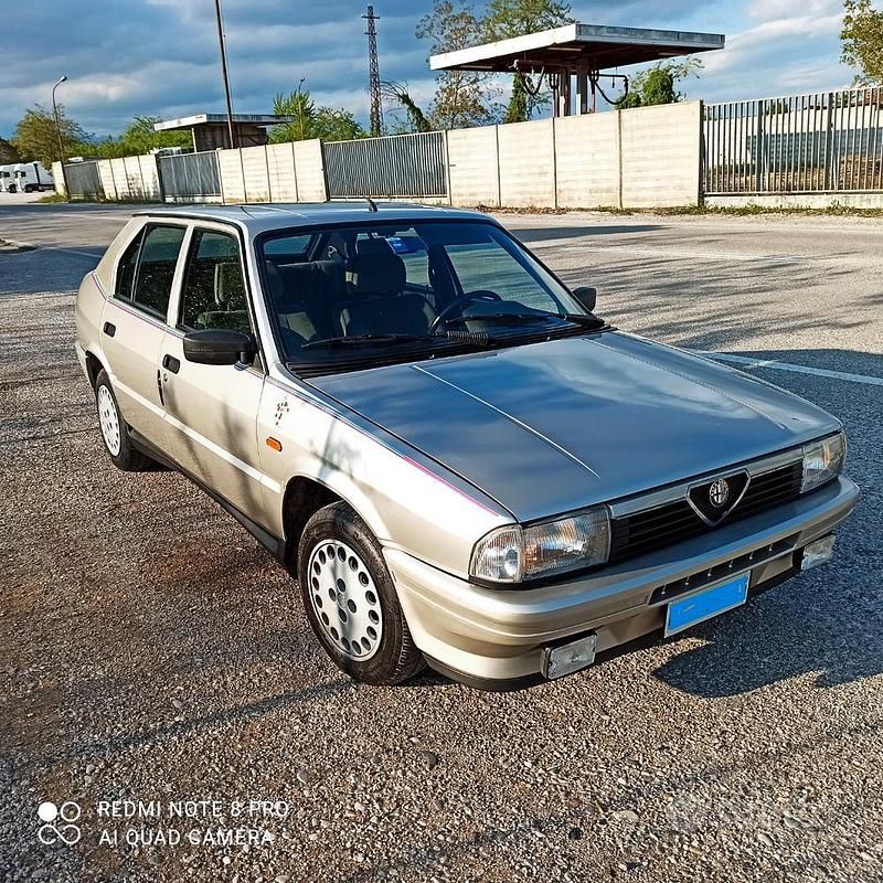 Grigio Usata 1989 Alfa Romeo 33 Tre volumi | 6500 € - Immagine 1/4