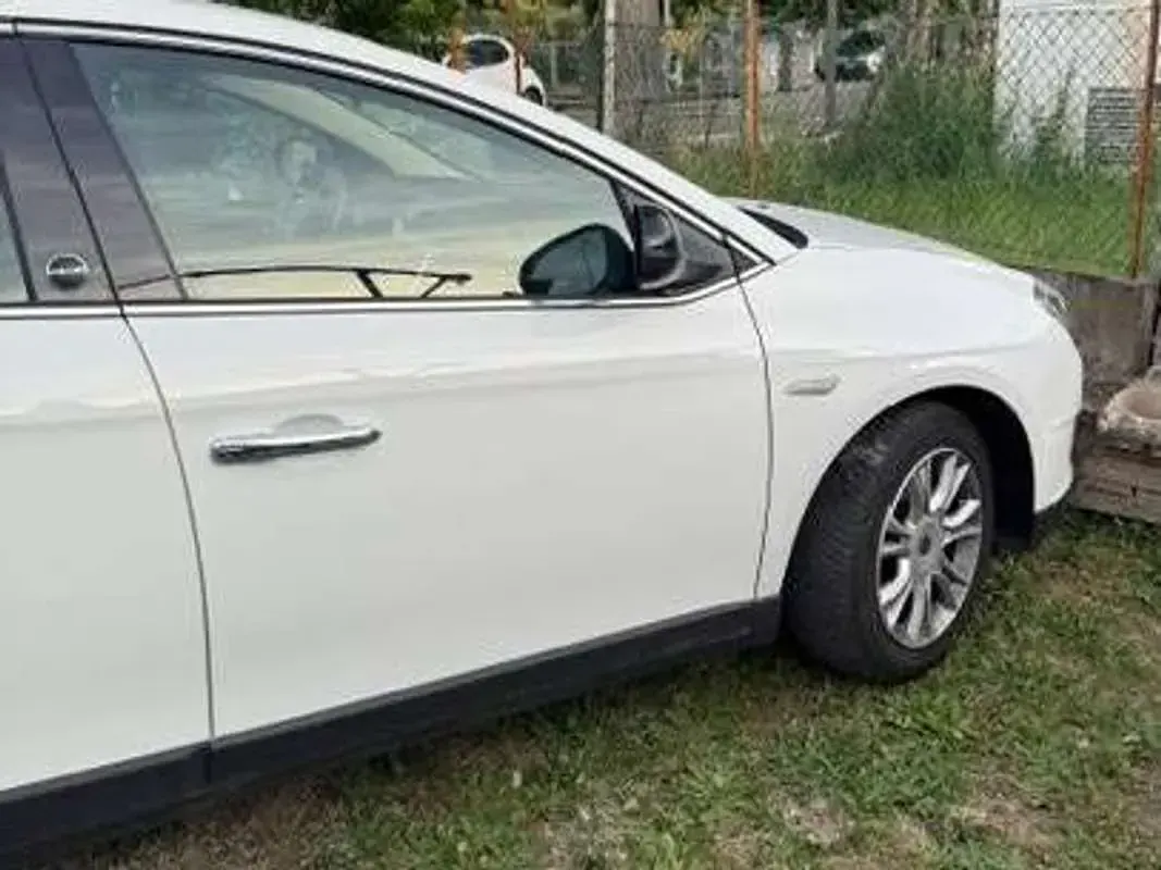 Usata Lancia Delta Silver 120 CV (88 kW) 2013 Bianco Utilitaria