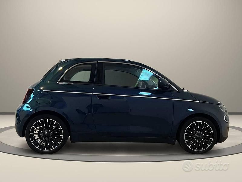 Usata Fiat 500C La Prima 86 kW (118 CV) 2021 Blu Cabrio