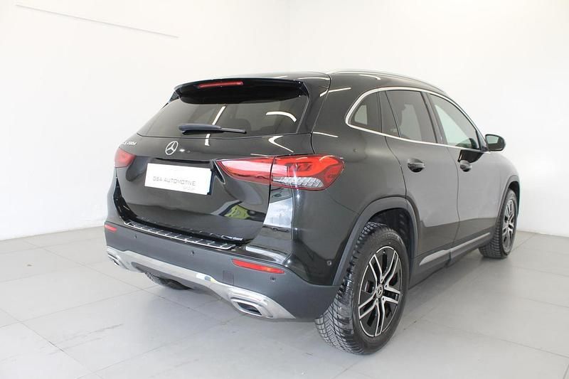 Usata Mercedes GLA200 150 CV (110 kW) 2021 Viola SUV