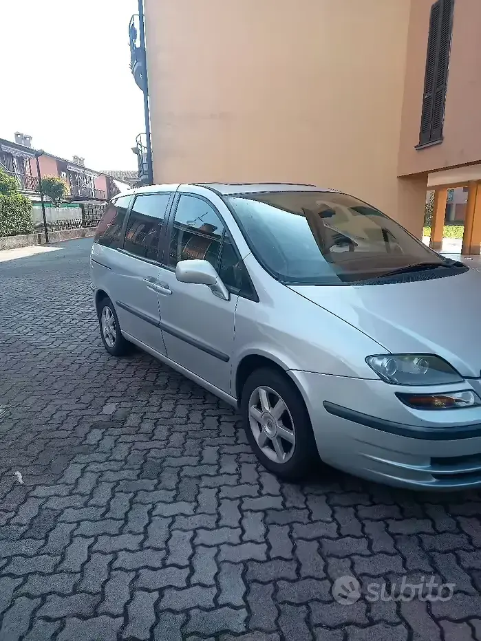 Usata Fiat Ulysse 128 CV (94 kW) 2006 Grigio Monovolume