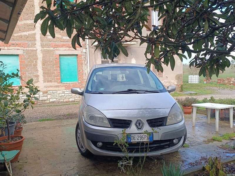 Usato 2007 Renault Scénic II 1.5 Diesel 106 CV (1.400 €)