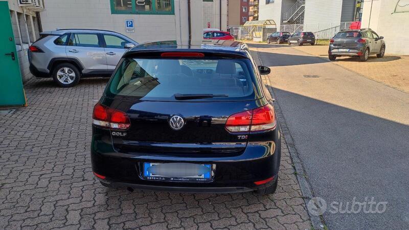 Usato 2011 VW Golf VI 1.6 Diesel 105 CV (8.000 €)