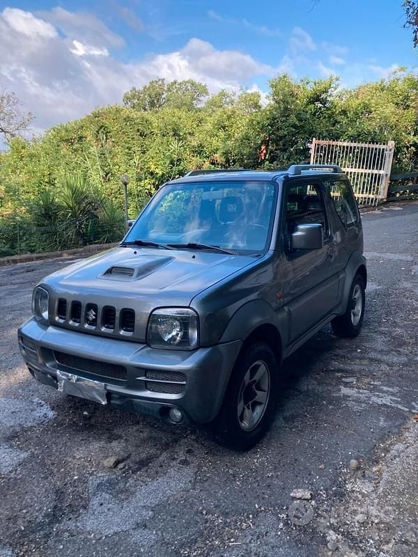 Usata Suzuki Jimny 2007 Grigio SUV
