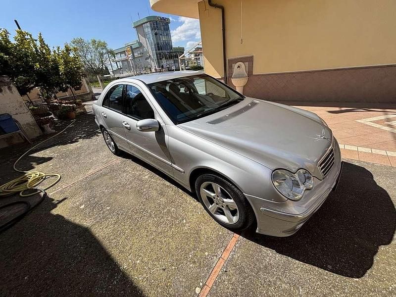Usata Mercedes C220 Avantgarde 150 CV (110 kW) 2004 Berlina